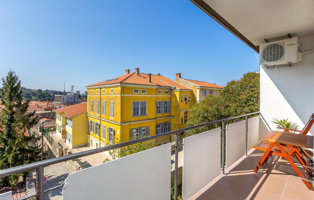 Penthouse Castropola Apartment Екстериор снимка